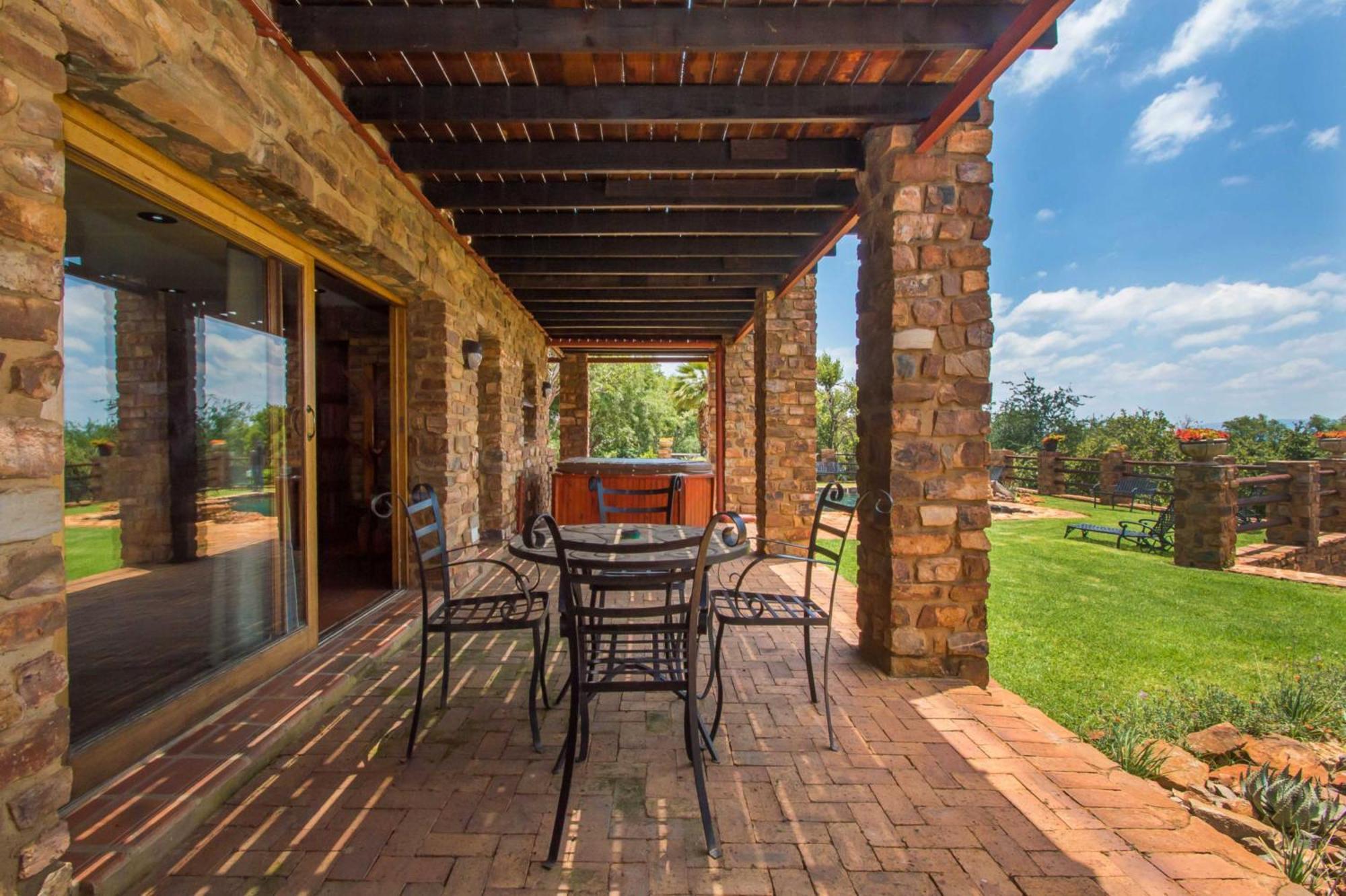 Idwala Le Ingwe Lodge Hekpoort Bagian luar foto